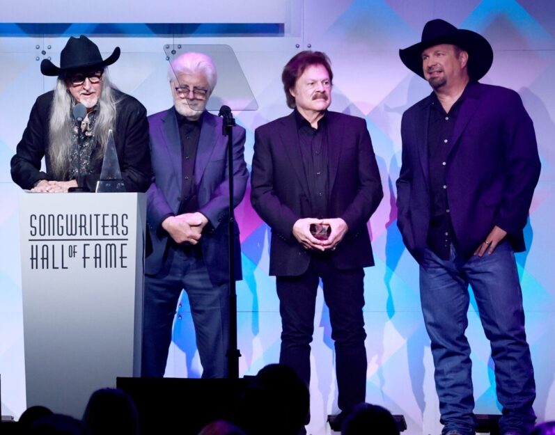 SHOF 25 Gala Patrick Simmons Tom Johnston and Michael Mc Donald Inductees Acceptance