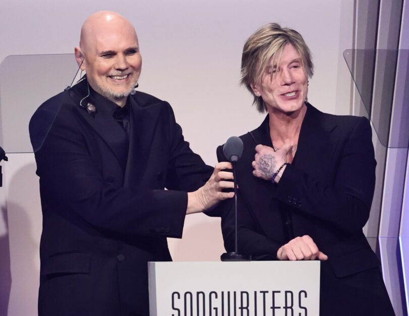 17 SHOF 26 Gala B Corgan J Rzeznik presenters