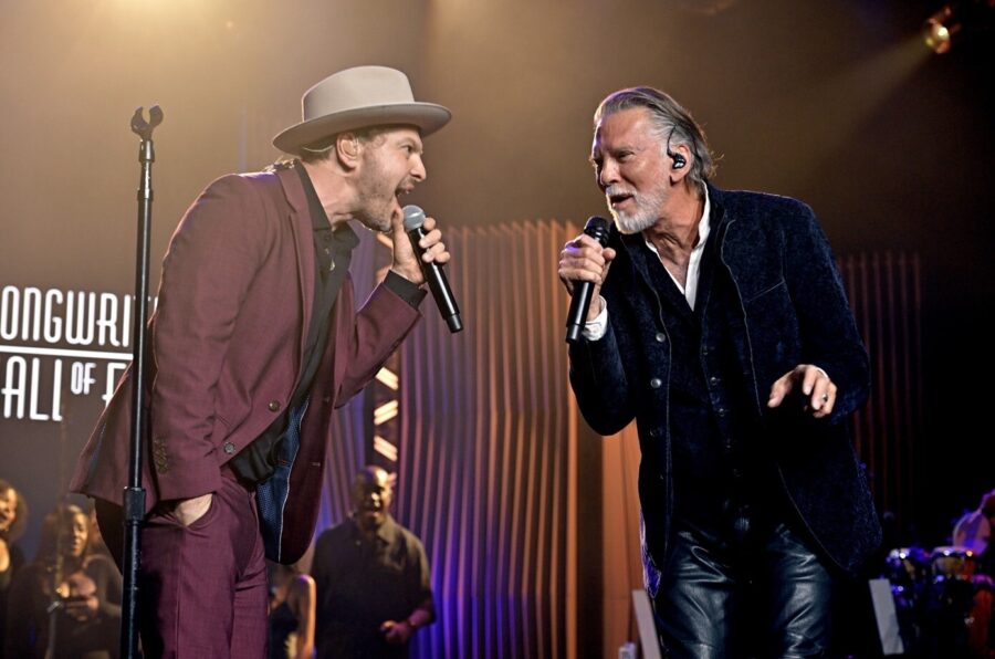 27 SHOF 26 Gala G De Graw K Loggins performance