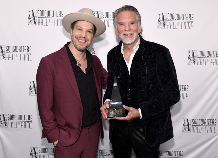 29 SHOF 26 Gala G De Graw K Loggins