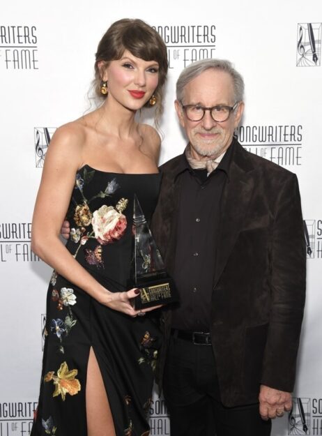 49 SHOF 26 Gala T Swift S Spielberg
