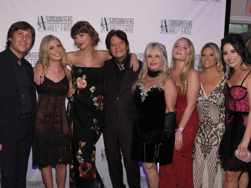 69 SHOF 26 Gala T Swift J Fogerty and family