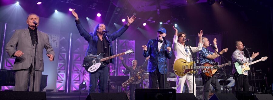 SHOF 25 Gala Mike Love and The Beach Boys Band and John Stamos
