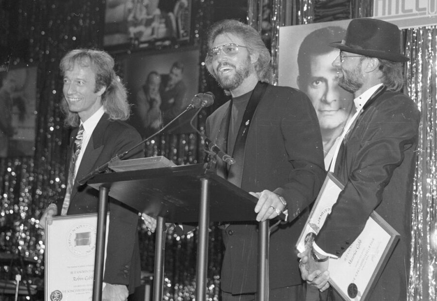 Robin Barry Maurice Gibb94sm